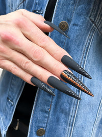 SNAKE YOUR NAILS 🐍